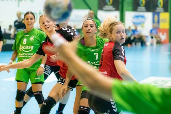 El Rocasa cumple con su condición de favorito y se impone al VZV Juro Urinek por 26-21 (Foto TA)